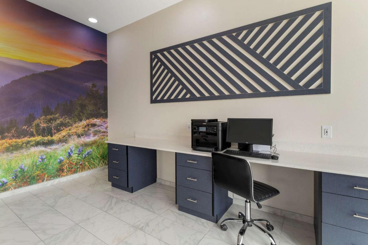 Clarion Pointe Kimball By Choice Hotels Екстериор снимка