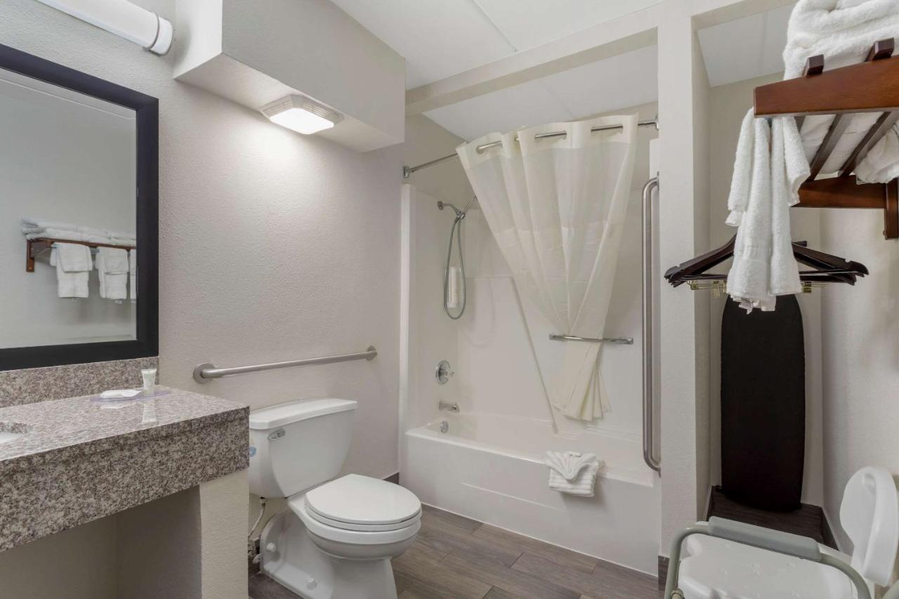 Clarion Pointe Kimball By Choice Hotels Екстериор снимка
