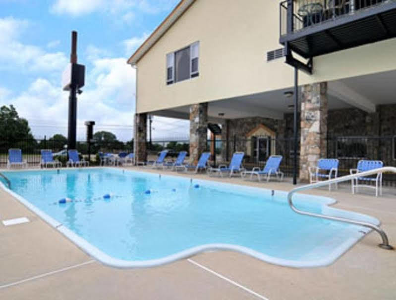 Clarion Pointe Kimball By Choice Hotels Екстериор снимка